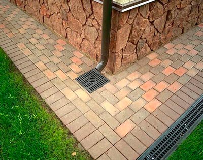 Отмостка из брусчатки